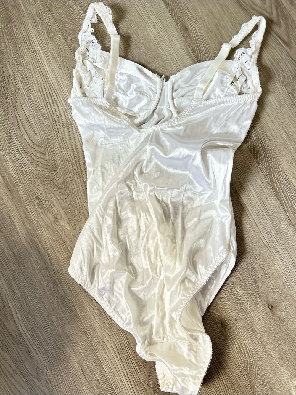 White Satin and Lace Vintage DIM teddy Lingerie - Picture 2 of 7